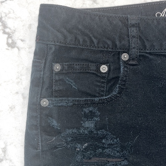 American Eagle Stretch distressed black shorts-size 8 - Picture 2 of 8